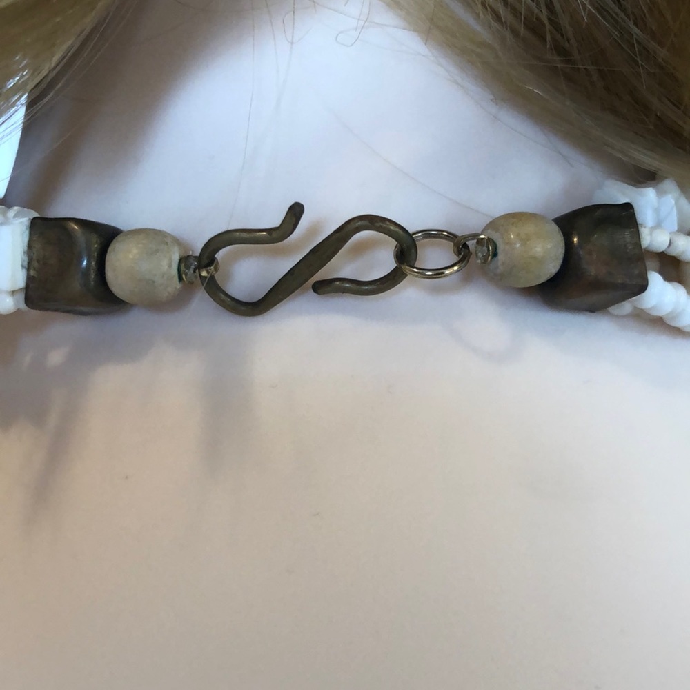 Shell and Bead Necklace - Picture 3 of 4